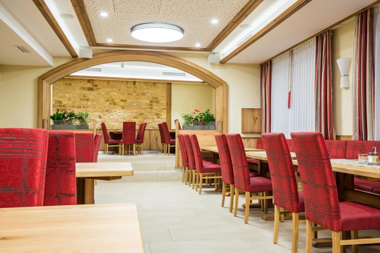 Hotel Freiensteinerhof Superior Sankt Peter-Freienstein Buitenkant foto