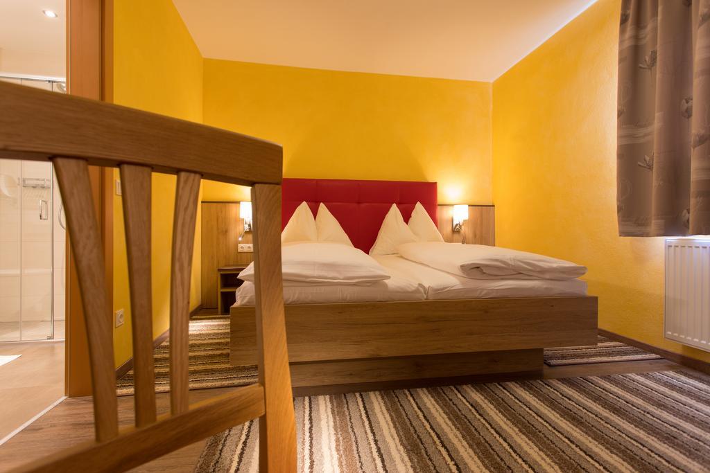 Hotel Freiensteinerhof Superior Sankt Peter-Freienstein Buitenkant foto
